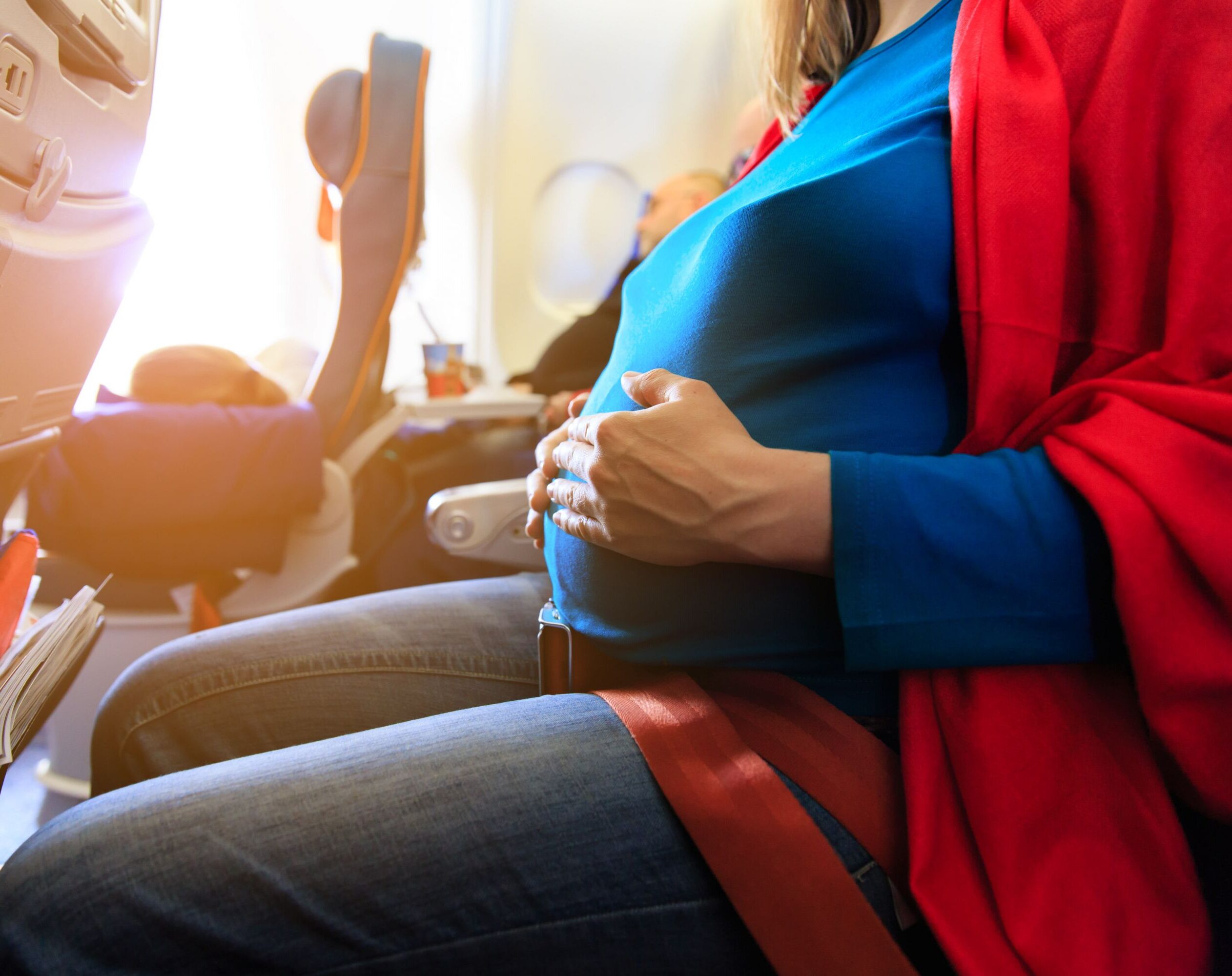 Gravidanza e aereo: ci sono pericoli?
